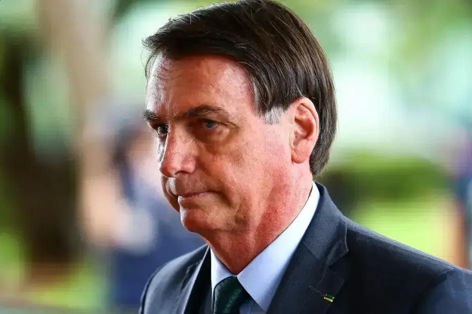 Bolsonaro escolhe Flávio Bolsonaro como candidato da direita para 2026
