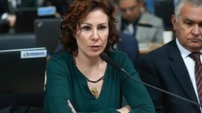 Câmara mantém mandato de Carla Zambelli apesar de condenações do STF