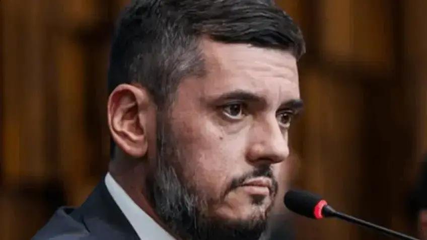 CCJ da Alerj recomenda soltura do deputado Rodrigo Bacellar