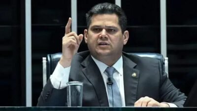 Davi Alcolumbre discursa sobre a tensão entre Senado e Executivo