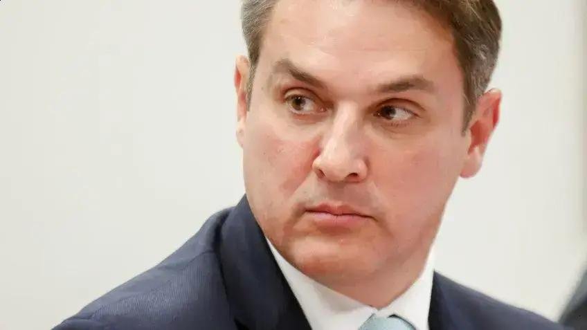 Deputado Luciano Zucco pede autorização para visitar Bolsonaro no STF