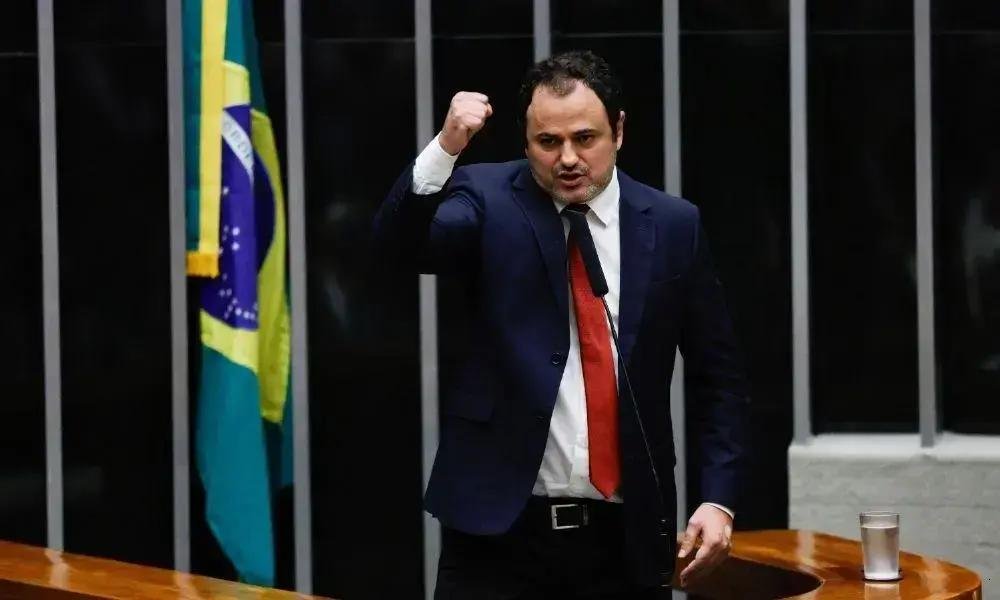 Deputados acusam Hugo Motta de lesão corporal e violência política de gênero