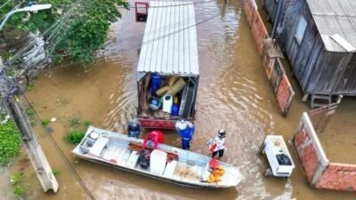 Enchentes no Acre deslocam 758 pessoas e estado declara emergência