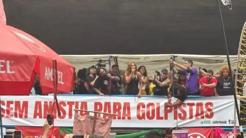 Érika Hilton destaca protestos contra PL da Dosimetria e Lula 2026