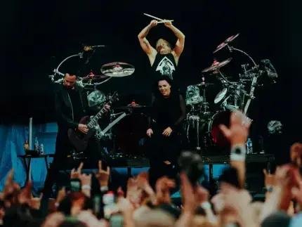 Evanescence anuncia turnê mundial com diversas atrações para 2026