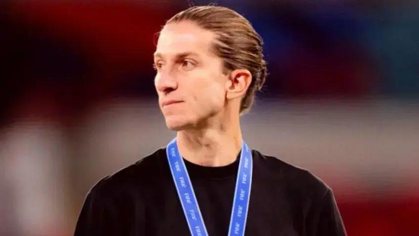 Filipe Luís tem aumento significativo no salário após renovação com Flamengo