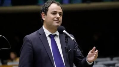 Glauber Braga é Retirado à Força Durante Votação no Congresso