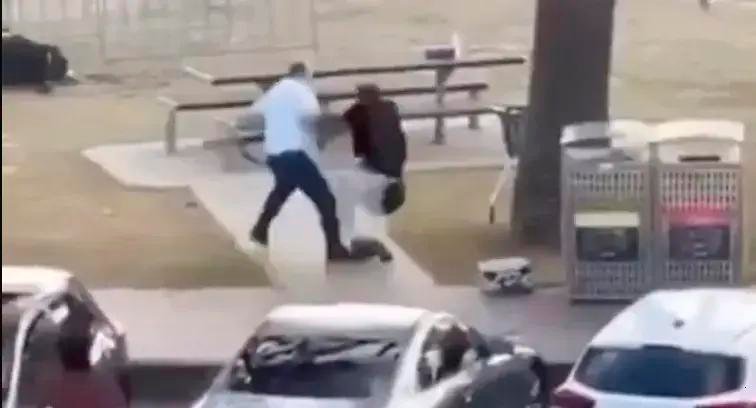 Homem se torna herói ao desarmar atirador em ataque na Austrália