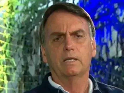 Jair Bolsonaro é internado para cirurgia em hospital de Brasília