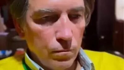 Jim Caviezel pede orações por Jair Bolsonaro após cirurgia bem-sucedida