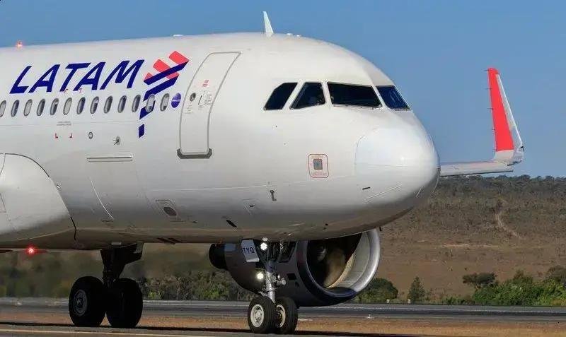 Latam Airlines se destaca como líder no mercado aéreo brasileiro em 2025