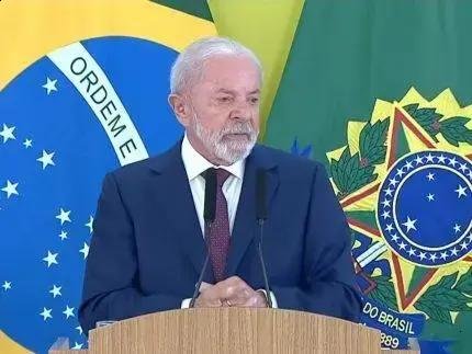 Lula defende executivas do SBT após polêmica com Zezé Di Camargo