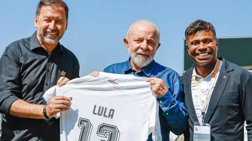 Lula e Boulos celebram o tetracampeonato do Corinthians na Copa do Brasil