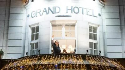 María Corina Machado faz sua primeira aparição pública em Oslo após 11 meses