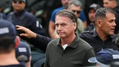 Moraes determina perícia nos exames de Jair Bolsonaro para cirurgia