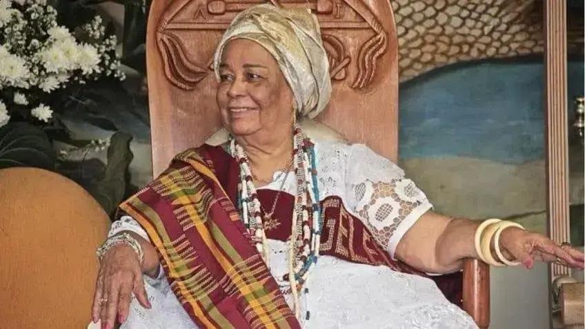 Morre Mãe Carmen de Oxaguiã, referência do Candomblé no Brasil