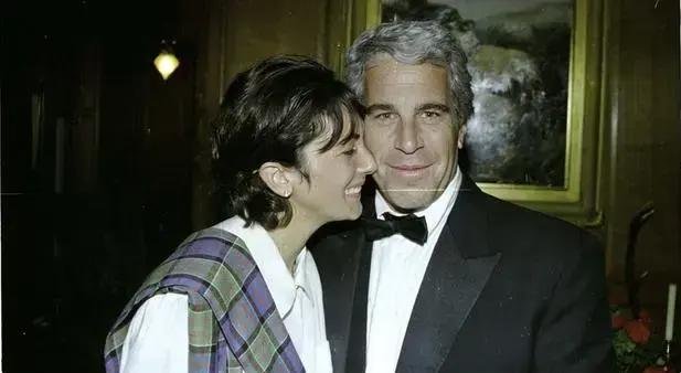 Novos documentos sobre Jeffrey Epstein são analisados pelo Departamento de Justiça