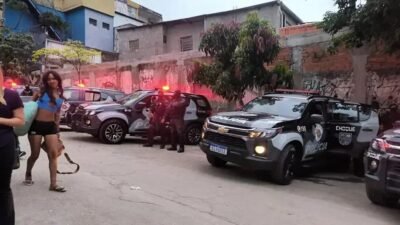 Operação policial combate tráfico de drogas e confronta criminosos na Favela do Moinho