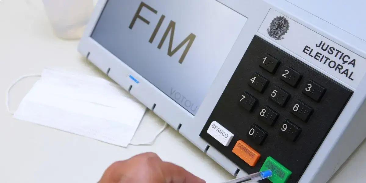 Pesquisa aponta Cleitinho como favorito na corrida pelo governo de Minas Gerais