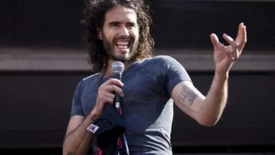 Russell Brand enfrenta novas acusações de estupro e agressão sexual