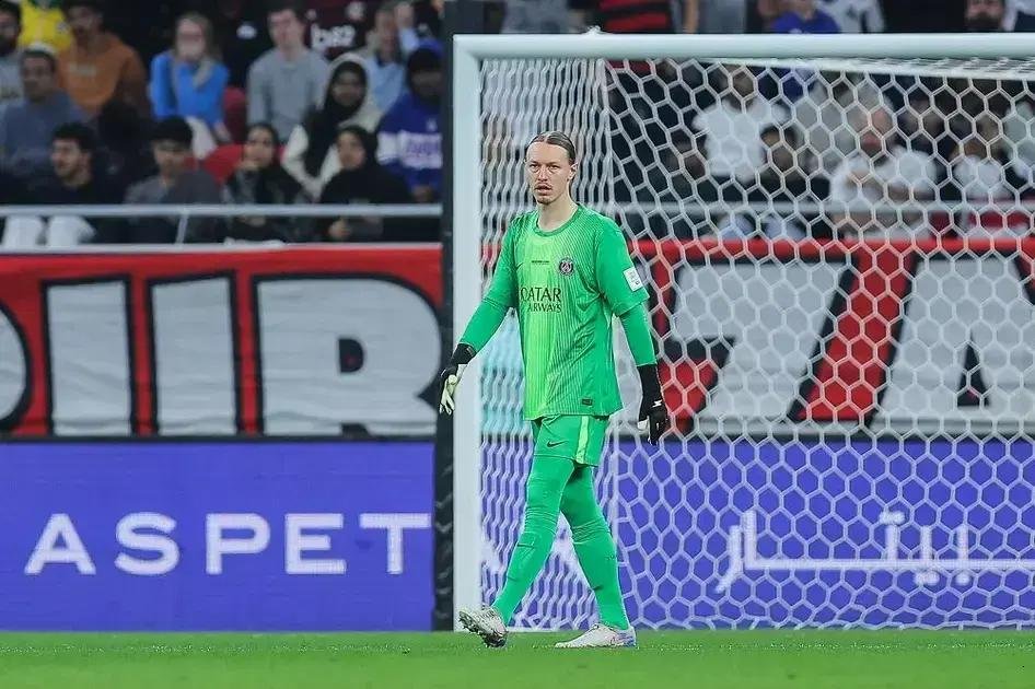 Safonov pega quatro pênaltis e é herói do PSG na Copa Intercontinental