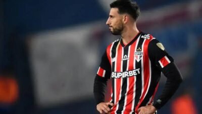 São Paulo sofre punição da FIFA com transfer ban por dívida