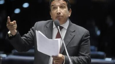 Senador pede suspensão do recesso para apurar casos de Moraes e Banco Master