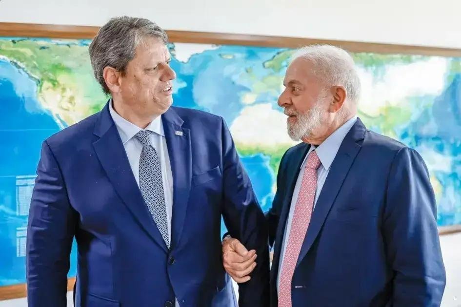 Tarcísio de Freitas e Lula falam sobre a polarização no Brasil