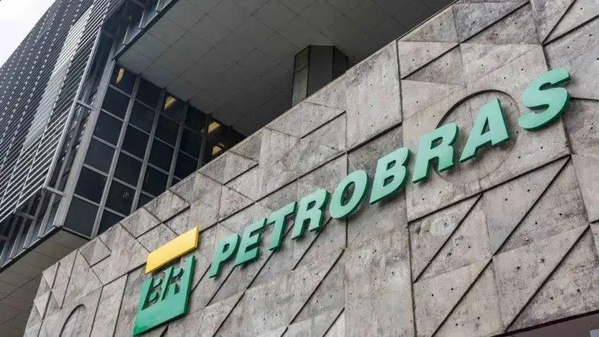 TST decide manter 80% da força de trabalho da Petrobras em meio à greve