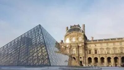 Vazamento de água danifica acervo de livros no Museu do Louvre