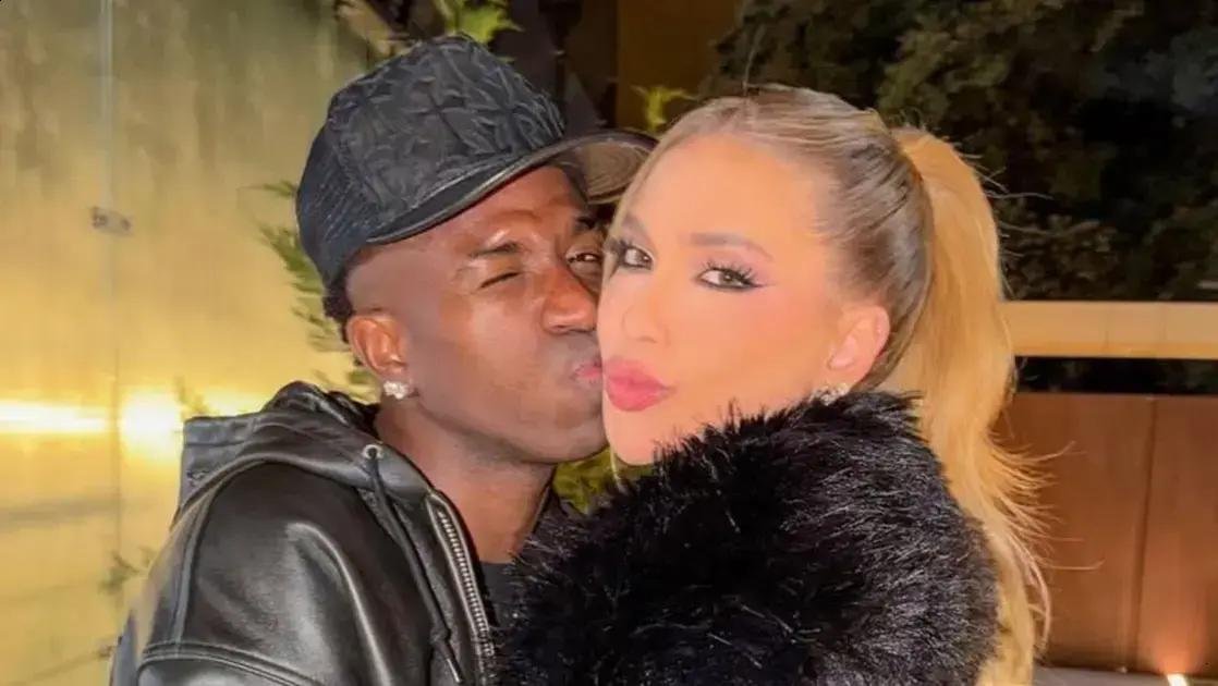 Vini Jr. é visto em Goiânia para celebrar o Natal com Virginia e a família