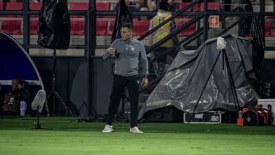 Vitória é goleado pelo RB Bragantino e complica luta contra rebaixamento no Brasileiro