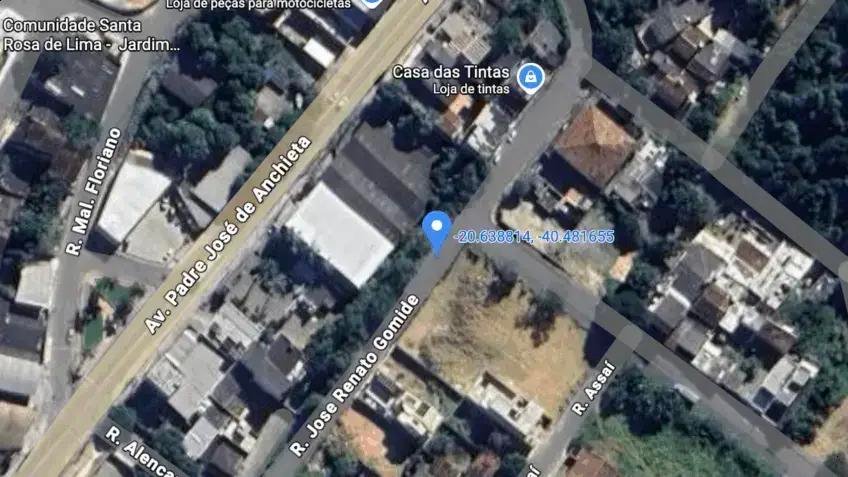 Avião de pequeno porte cai em Guarapari e deixa piloto com ferimentos leves