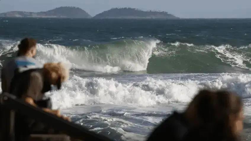 Bombeiros realizam mais de 500 resgates nas praias do Rio