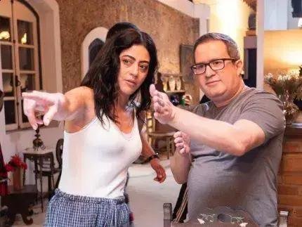 Carol Castro se prepara para o lançamento do filme de terror 'Pacto Maldito'