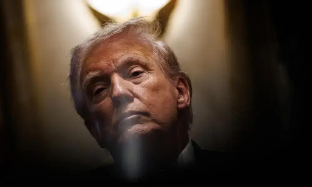 Conflito em Minneapolis: Tiroteio entre agentes do ICE e manifestantes