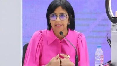 Delcy Rodríguez assume como presidente interina da Venezuela após captura de Maduro