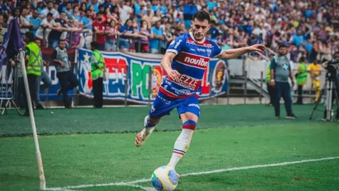 Emmanuel Martínez: o novo meia do Vitória e sua trajetória no futebol