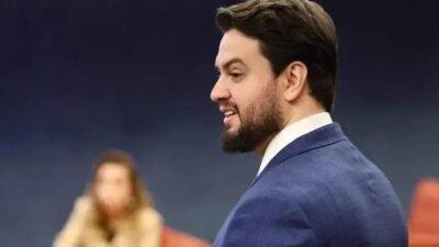 Filipe Martins é preso após violação de prisão domiciliar