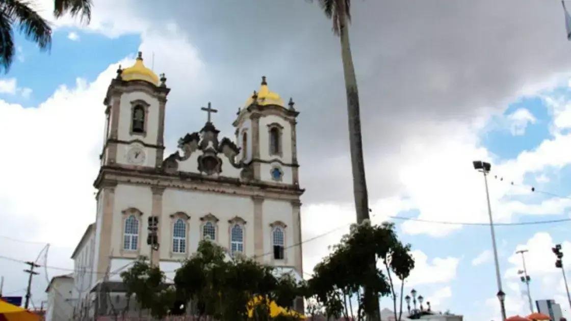 Fissura no teto do altar-mor da Igreja do Bonfim gera questionamentos