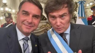 Flávio Bolsonaro agradece apoio de Javier Milei em sua candidatura