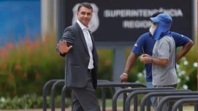 Flávio Bolsonaro viaja a Israel em busca de alianças políticas