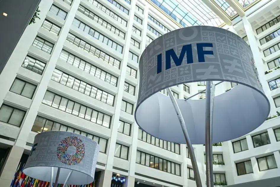 FMI prevê desaceleração acentuada do comércio global em 2026