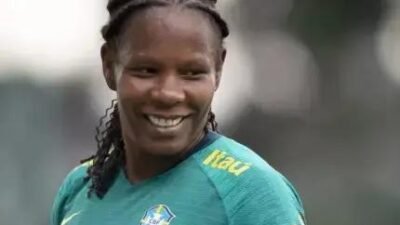 Formiga assume diretoria de promoção do futebol feminino no Brasil