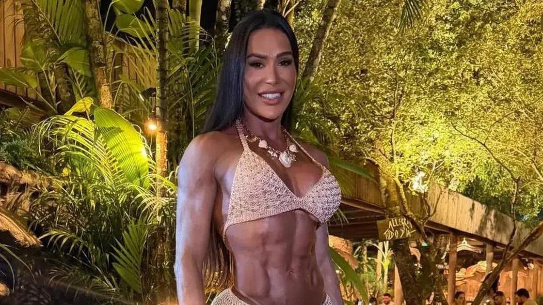 Gracyanne Barbosa é flagrada com novo affair em Trancoso