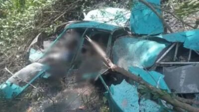 Helicóptero cai em Guaratiba, Rio de Janeiro, e causa 3 mortes