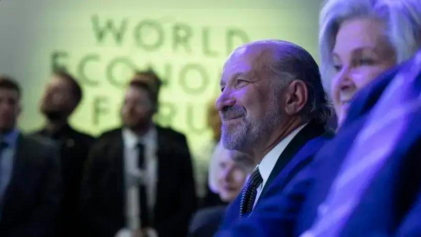 Howard Lutnick afirma que a globalização falhou com o Ocidente em Davos