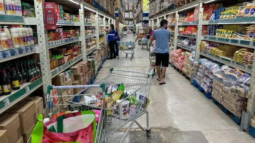 Inflação cai para 2,95% em 2025, impulsionada por preços de alimentos
