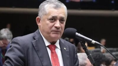 José Guimarães comenta escândalo do Banco Master e nega riscos ao governo