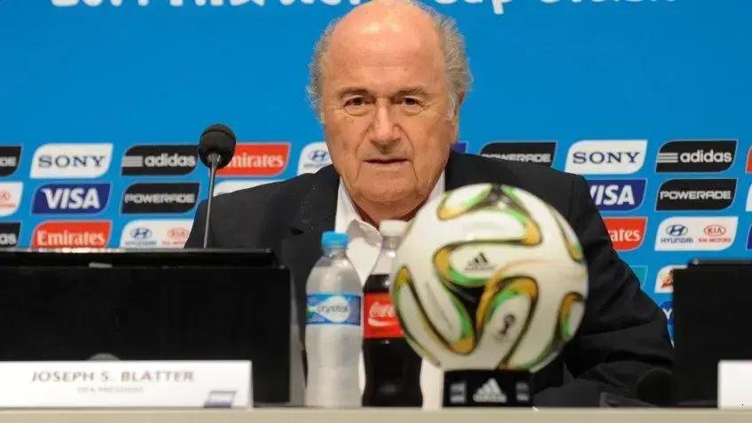 Joseph Blatter alerta torcedores sobre viajar para os EUA na Copa de 2026